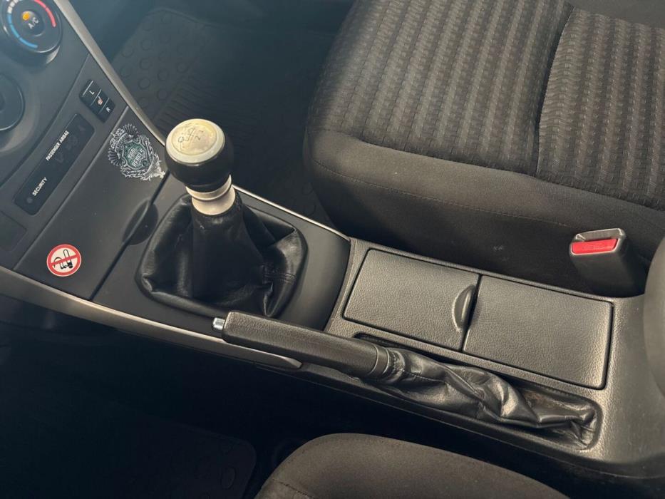 TOYOTA Corolla 2010