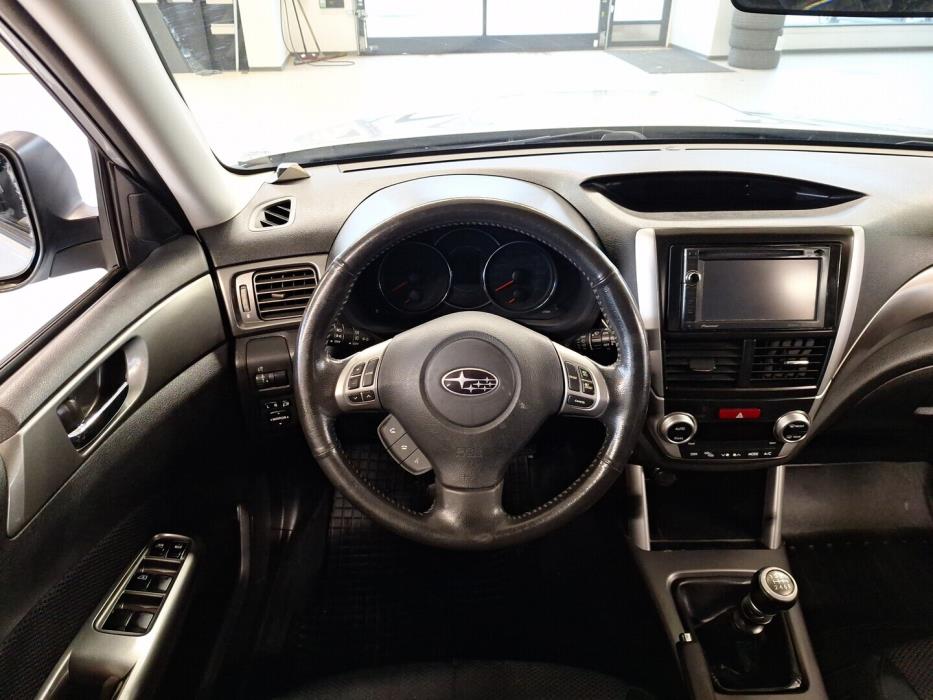 SUBARU Forester 2012