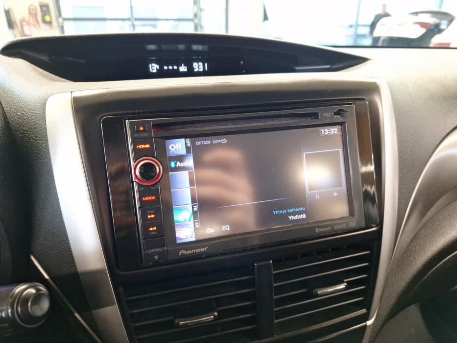 SUBARU Forester 2012