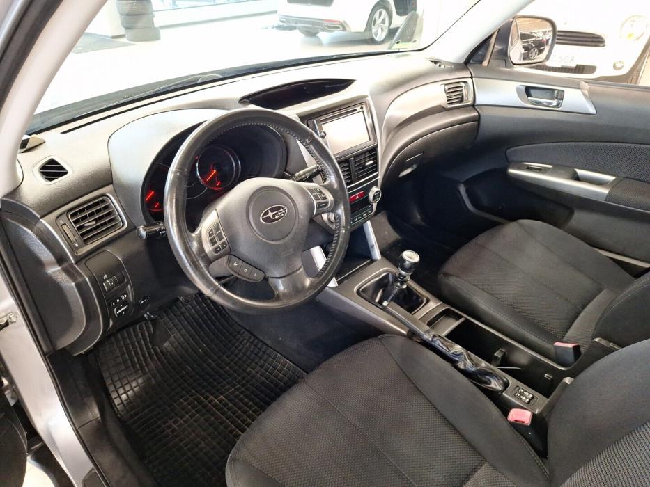 SUBARU Forester 2012