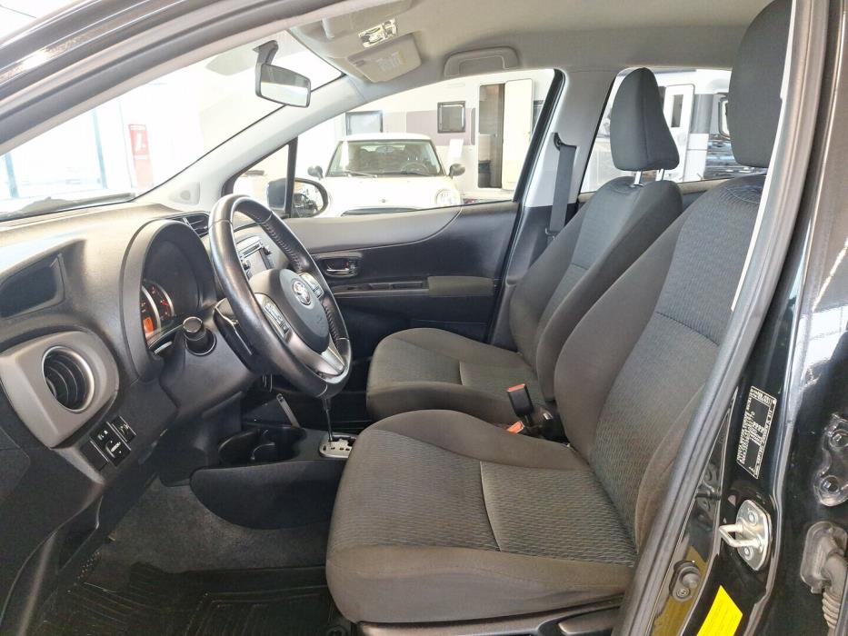 TOYOTA Yaris 2012