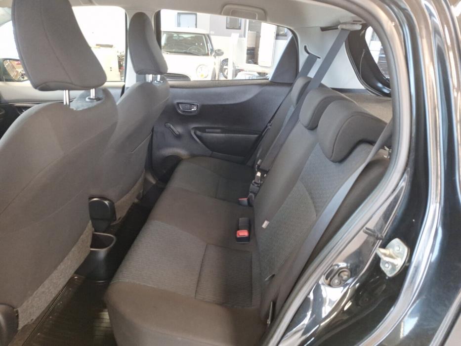 TOYOTA Yaris 2012