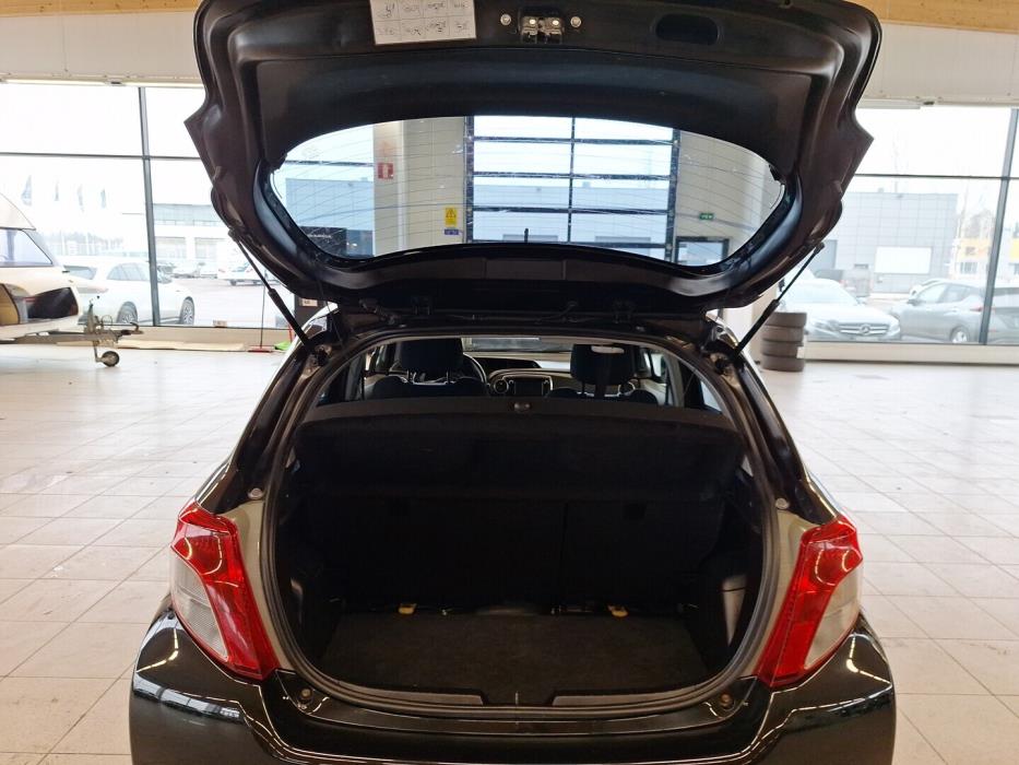 TOYOTA Yaris 2012