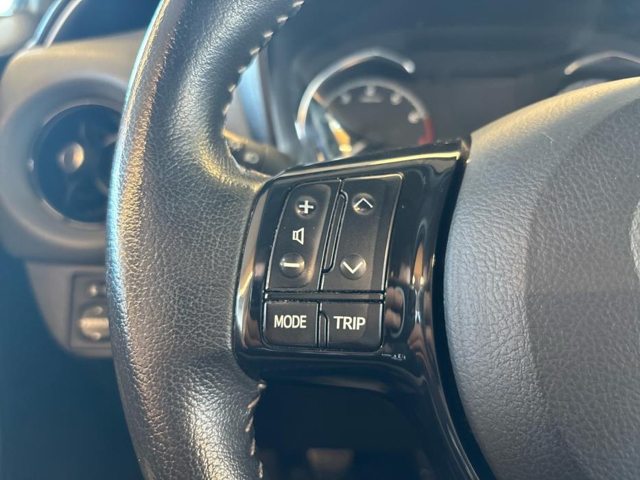 TOYOTA Yaris 2018