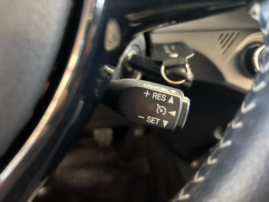TOYOTA Yaris 2018