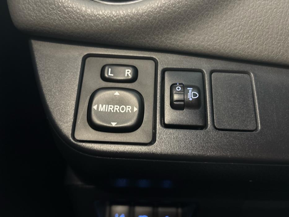 TOYOTA Yaris 2018