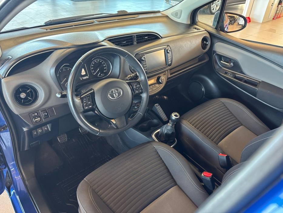 TOYOTA Yaris 2018