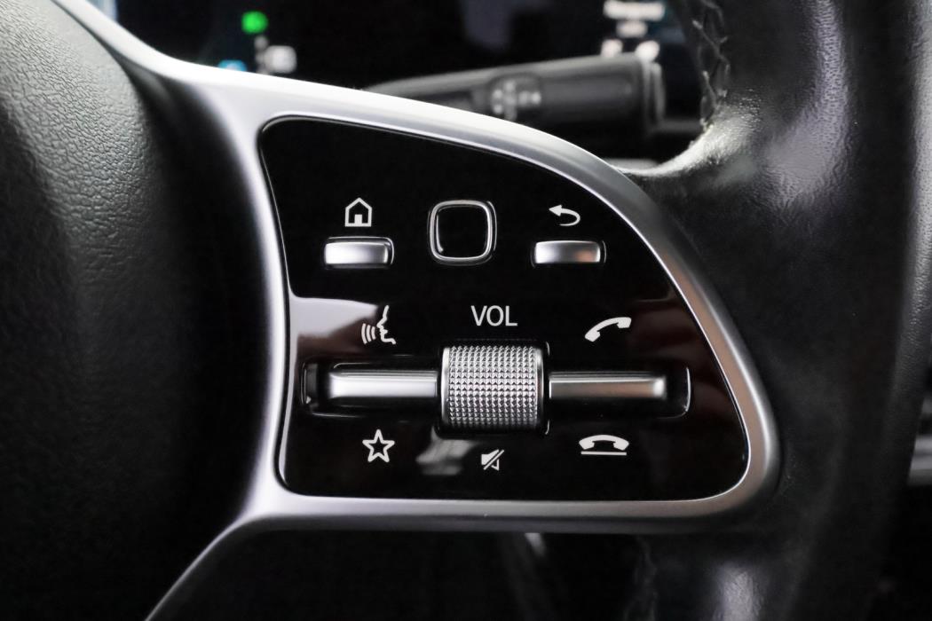 MERCEDES-BENZ A 2018