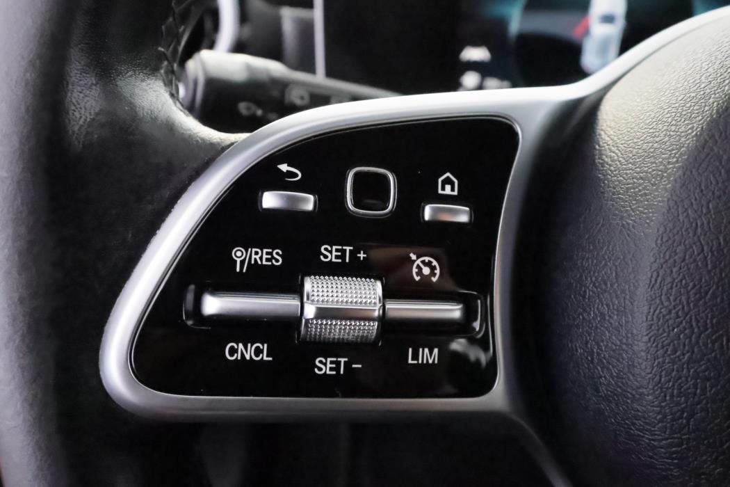 MERCEDES-BENZ A 2018