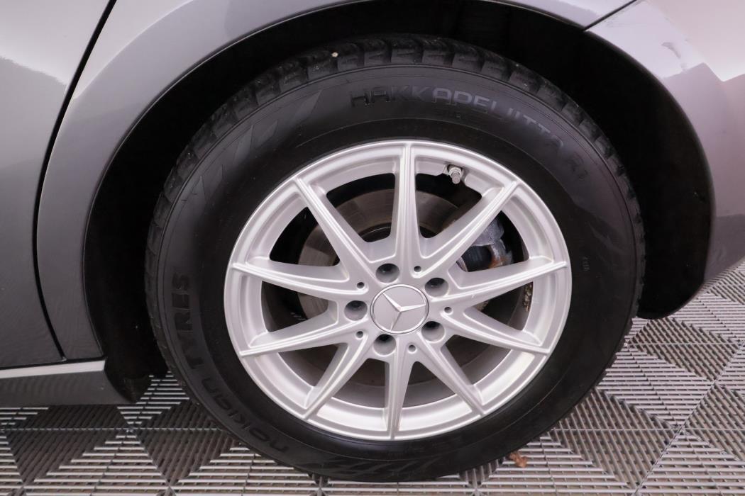 MERCEDES-BENZ A 2018