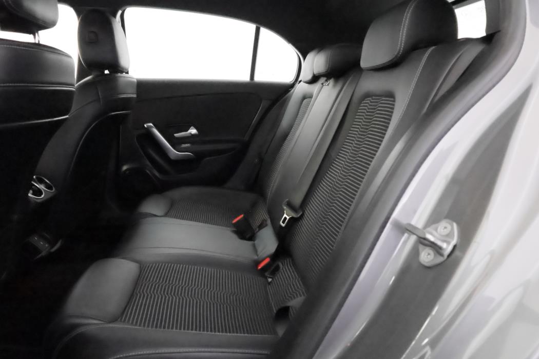 MERCEDES-BENZ A 2018