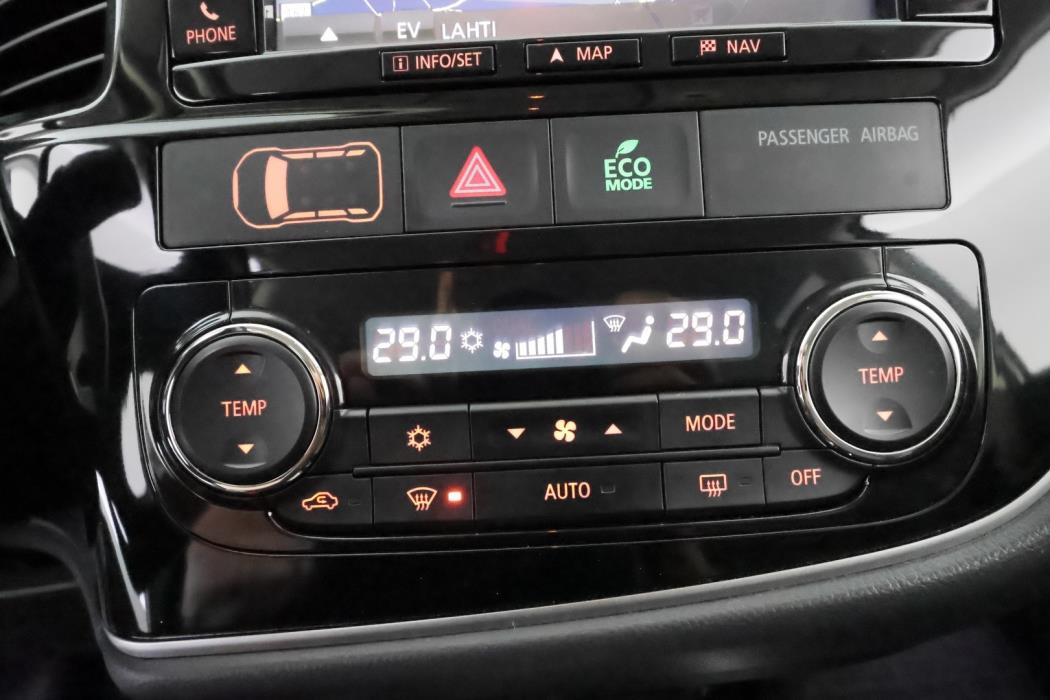 MITSUBISHI Outlander PHEV 2016