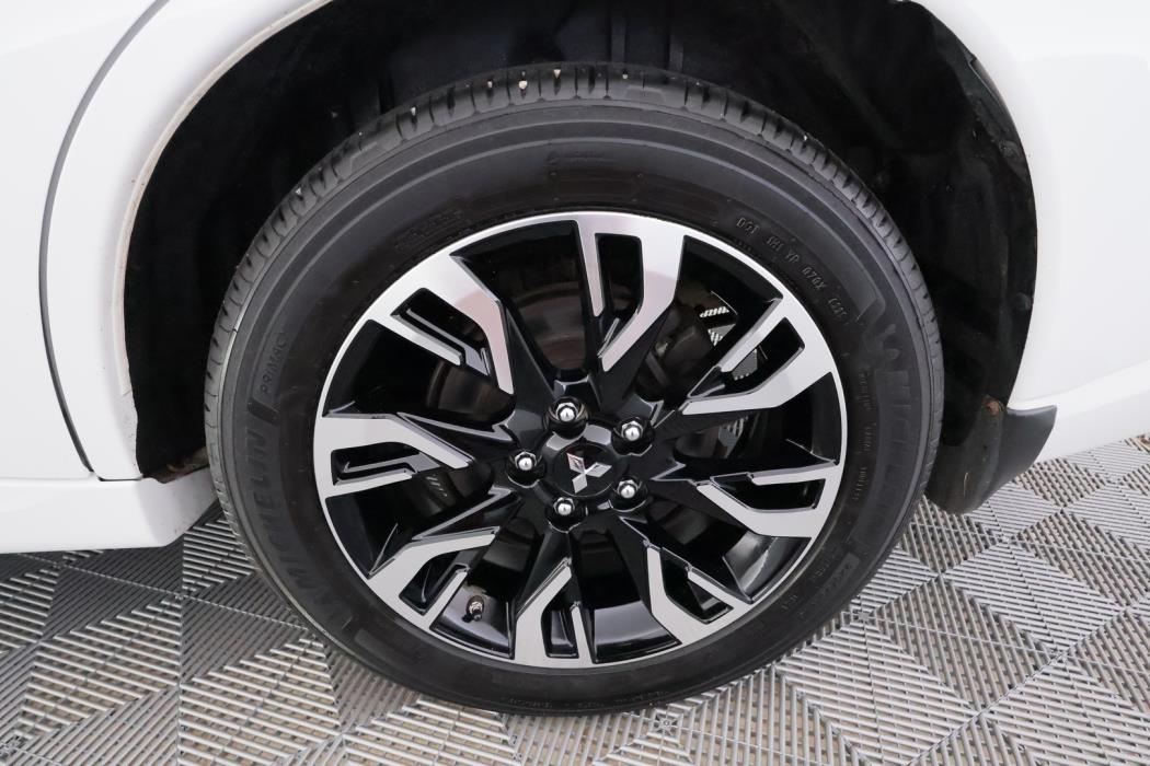 MITSUBISHI Outlander PHEV 2016