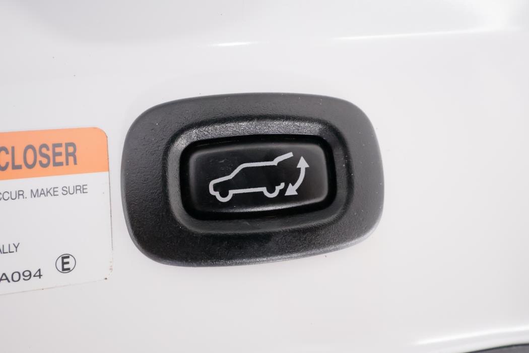 MITSUBISHI Outlander PHEV 2016