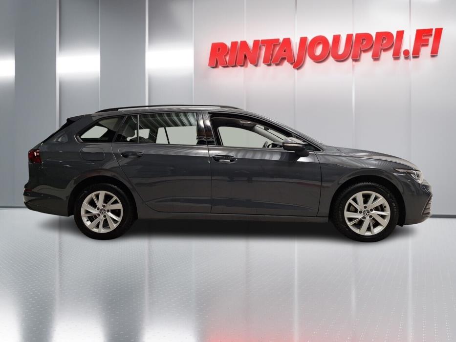 VOLKSWAGEN Golf 2023