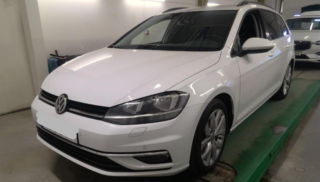 VOLKSWAGEN Golf 2021