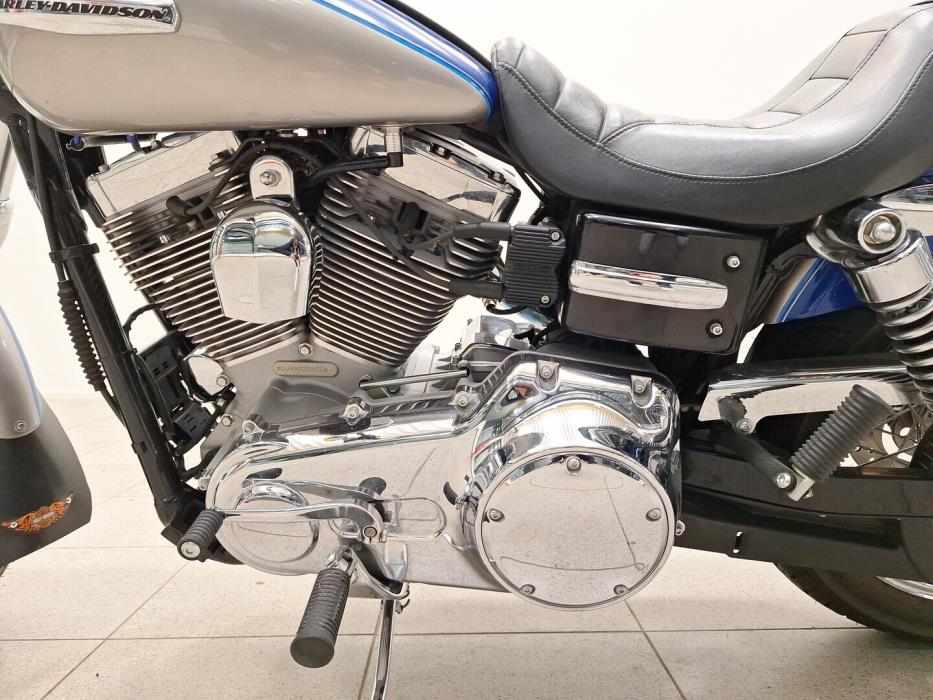 HARLEY-DAVIDSON DYNA 2009