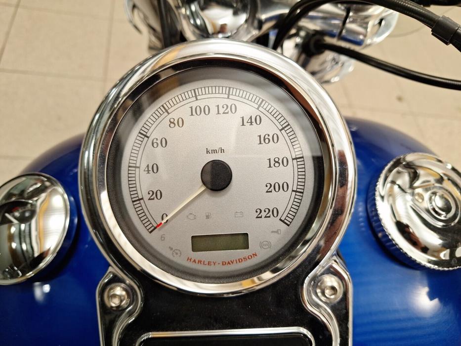 HARLEY-DAVIDSON DYNA 2009