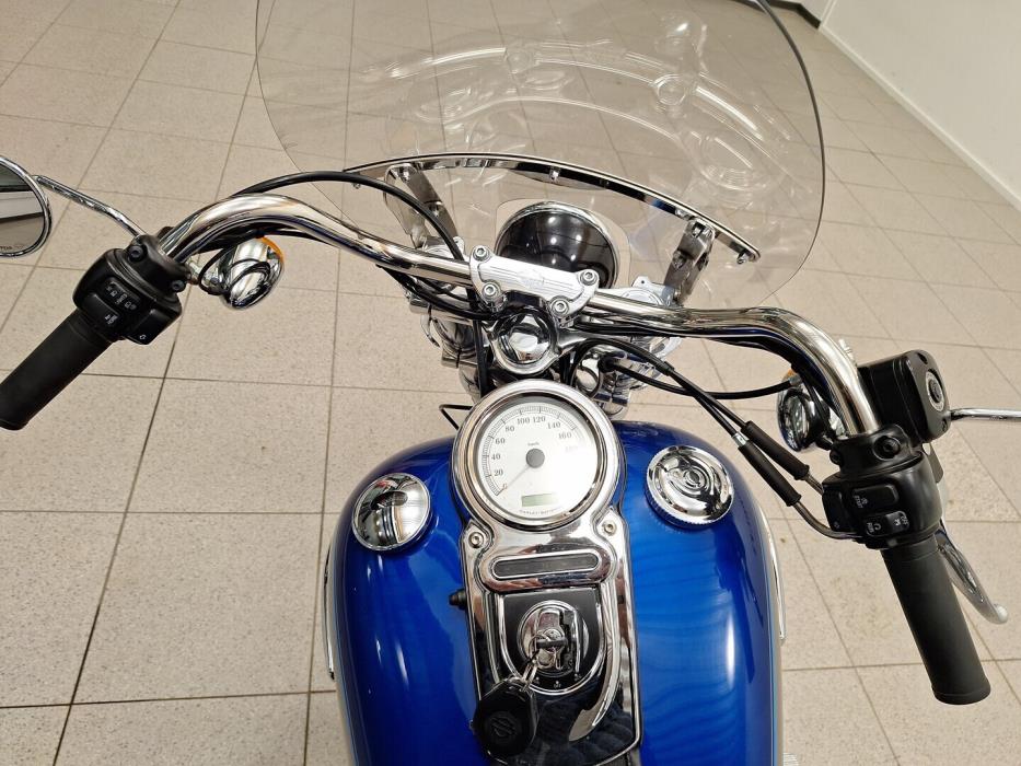 HARLEY-DAVIDSON DYNA 2009