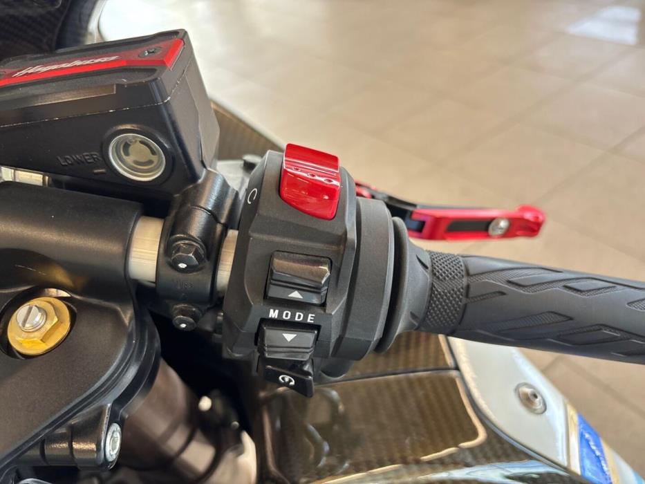 SUZUKI GSX 2010