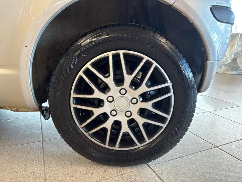 TOYOTA Yaris 2005