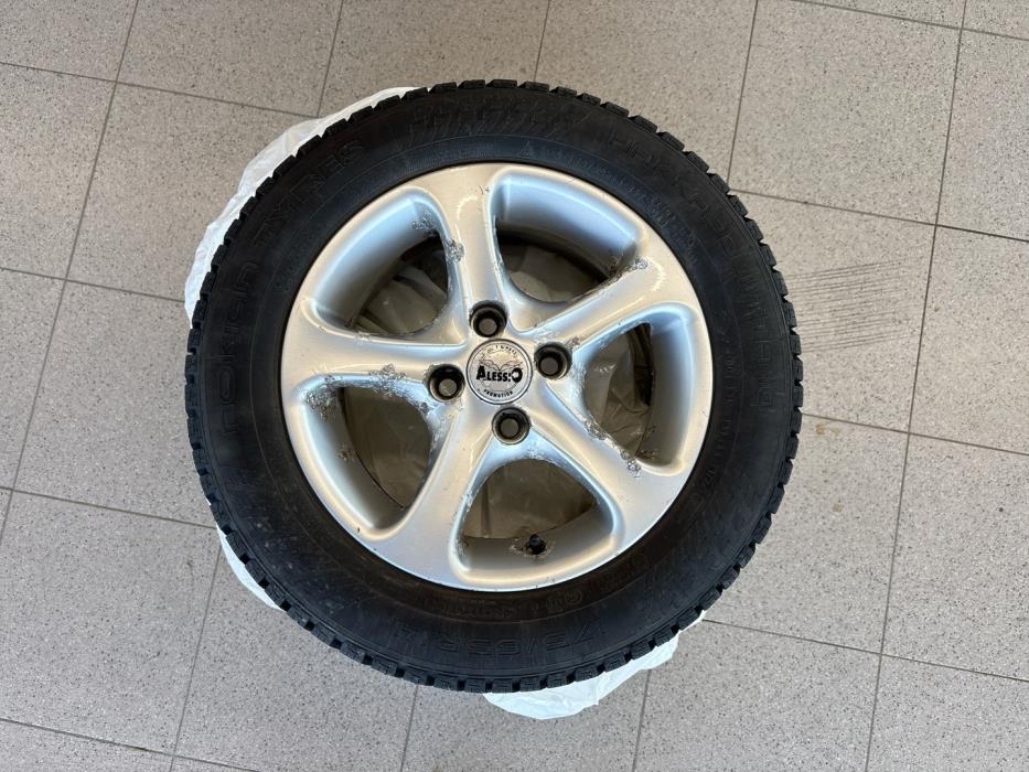 TOYOTA Yaris 2005