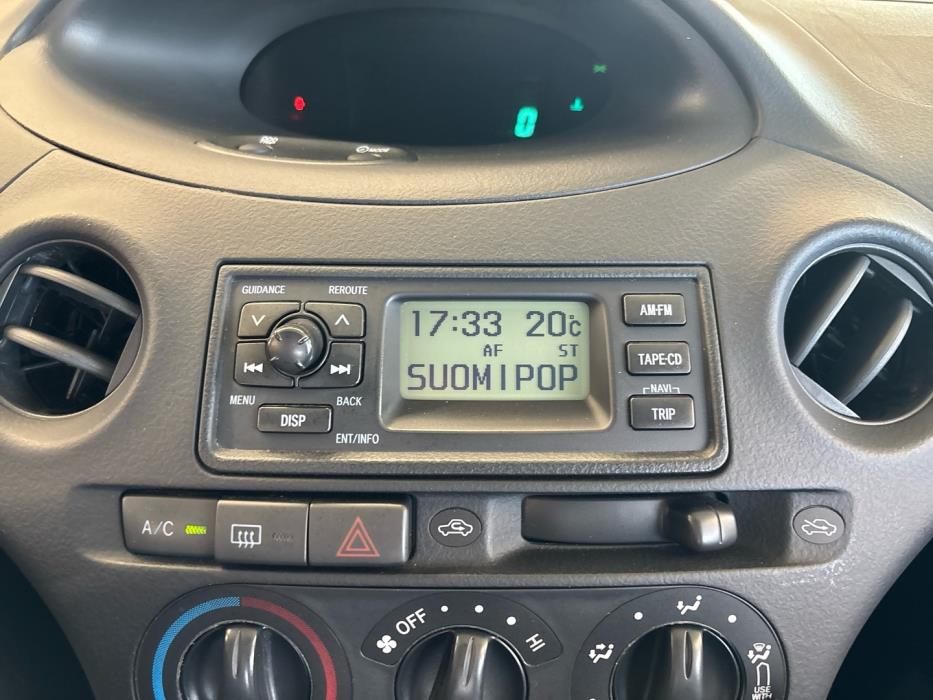 TOYOTA Yaris 2005