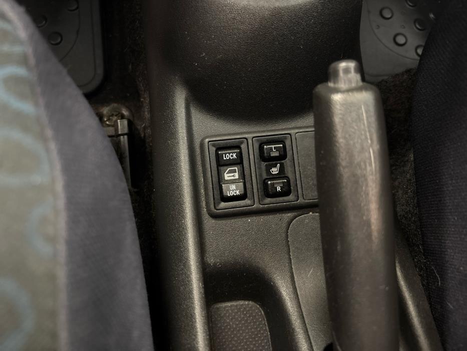 TOYOTA Yaris 2005