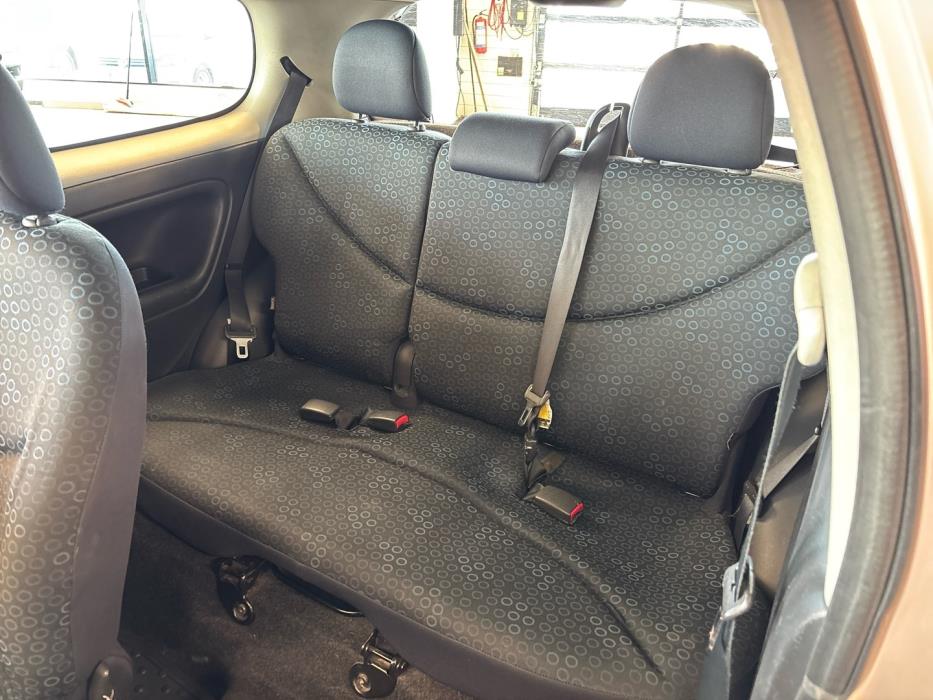 TOYOTA Yaris 2005