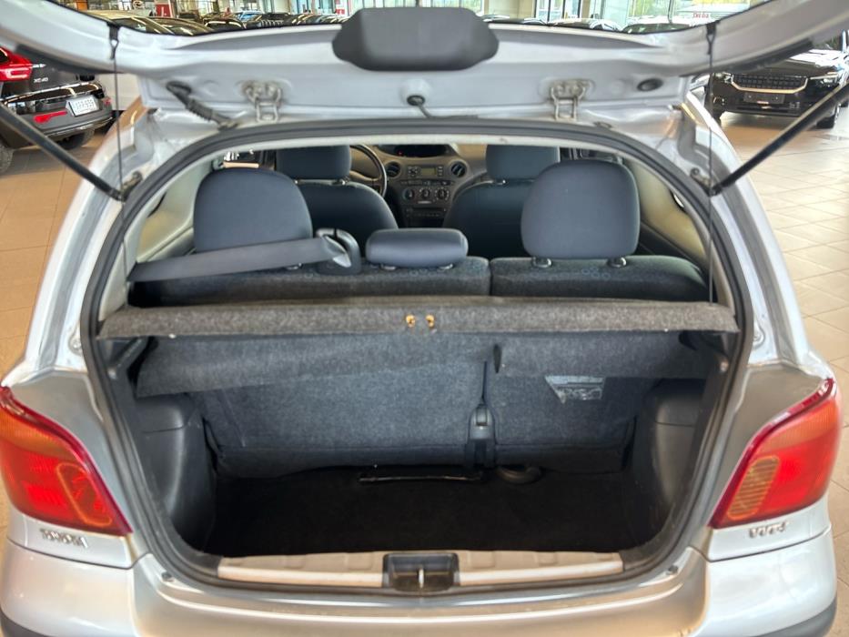 TOYOTA Yaris 2005