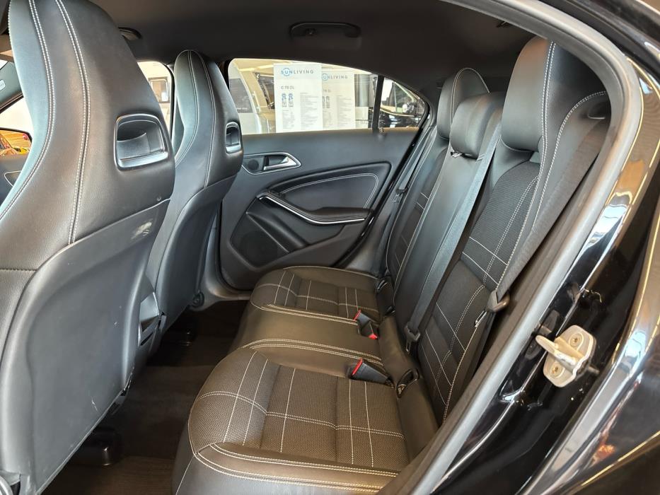 MERCEDES-BENZ A 2013