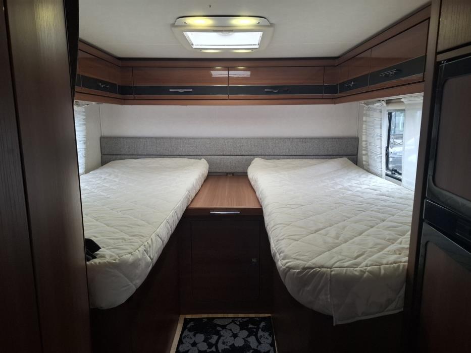 LMC Explorer Blackline i675 G 2015