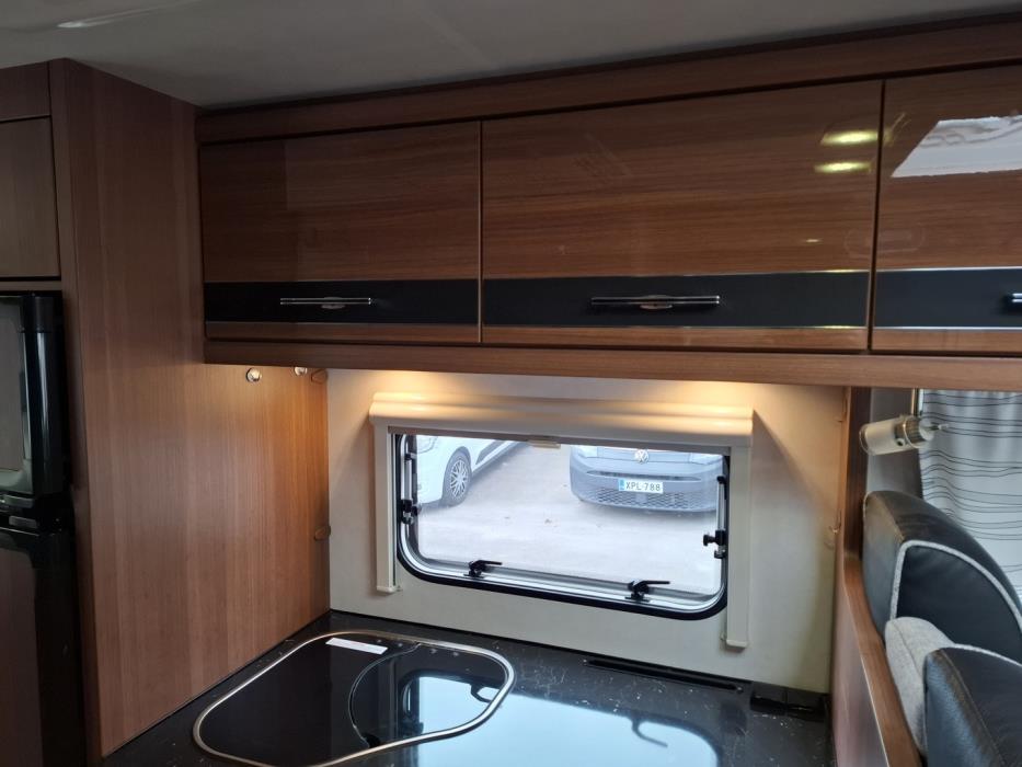 LMC Explorer Blackline i675 G 2015