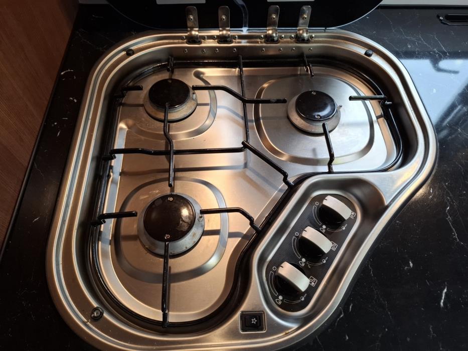 LMC Explorer Blackline i675 G 2015