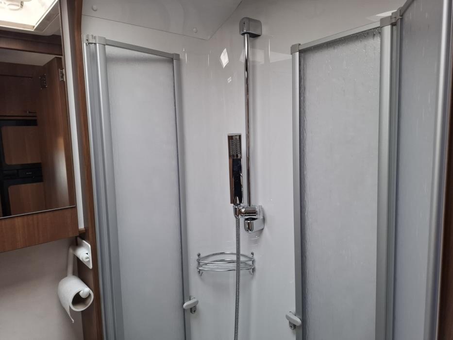 LMC Explorer Blackline i675 G 2015