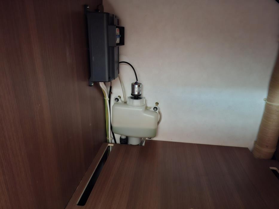 LMC Explorer Blackline i675 G 2015