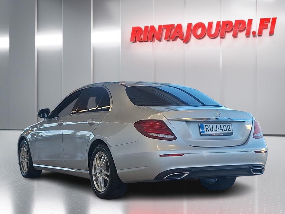 MERCEDES-BENZ E 2020