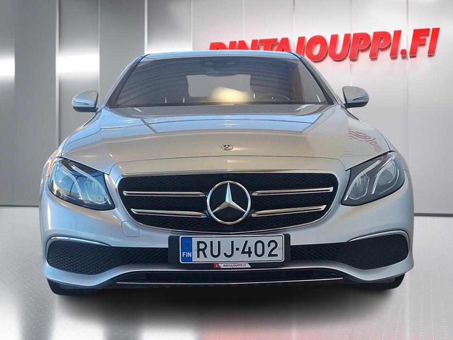 MERCEDES-BENZ E 2020