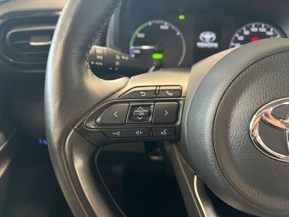 TOYOTA Yaris 2023
