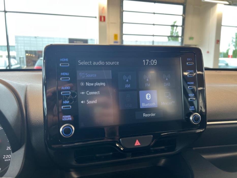 TOYOTA Yaris 2023
