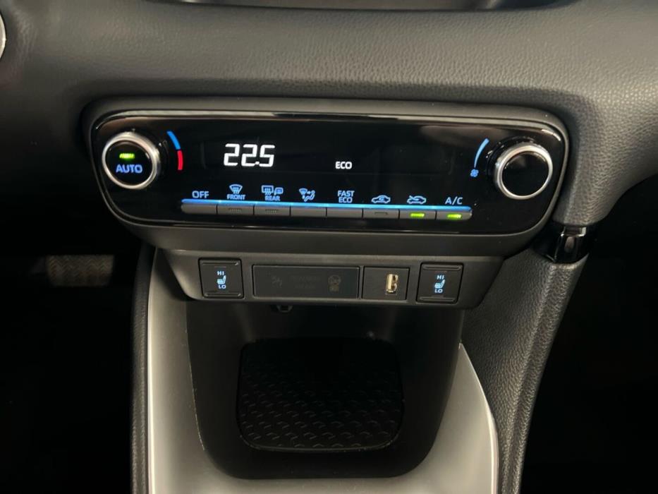 TOYOTA Yaris 2023