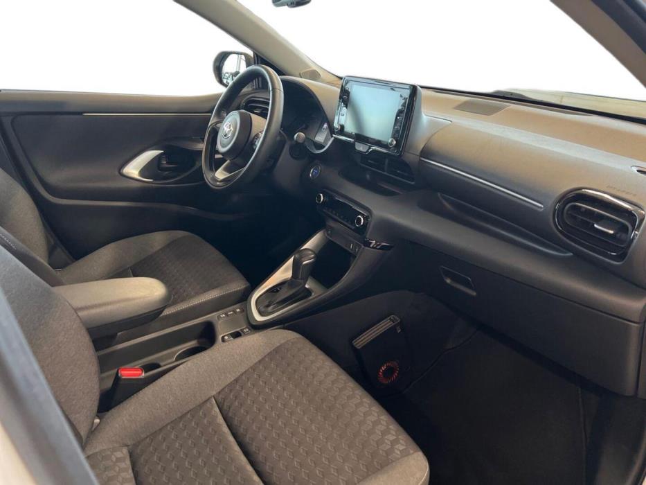 TOYOTA Yaris 2023