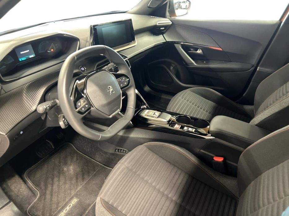 PEUGEOT e-2008 2023