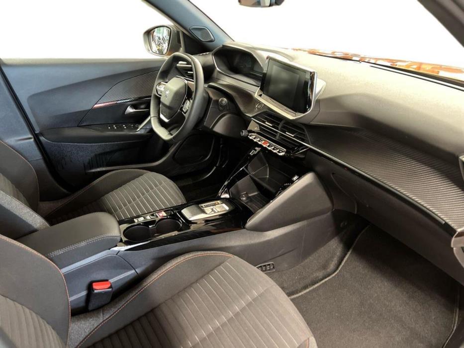 PEUGEOT e-2008 2023