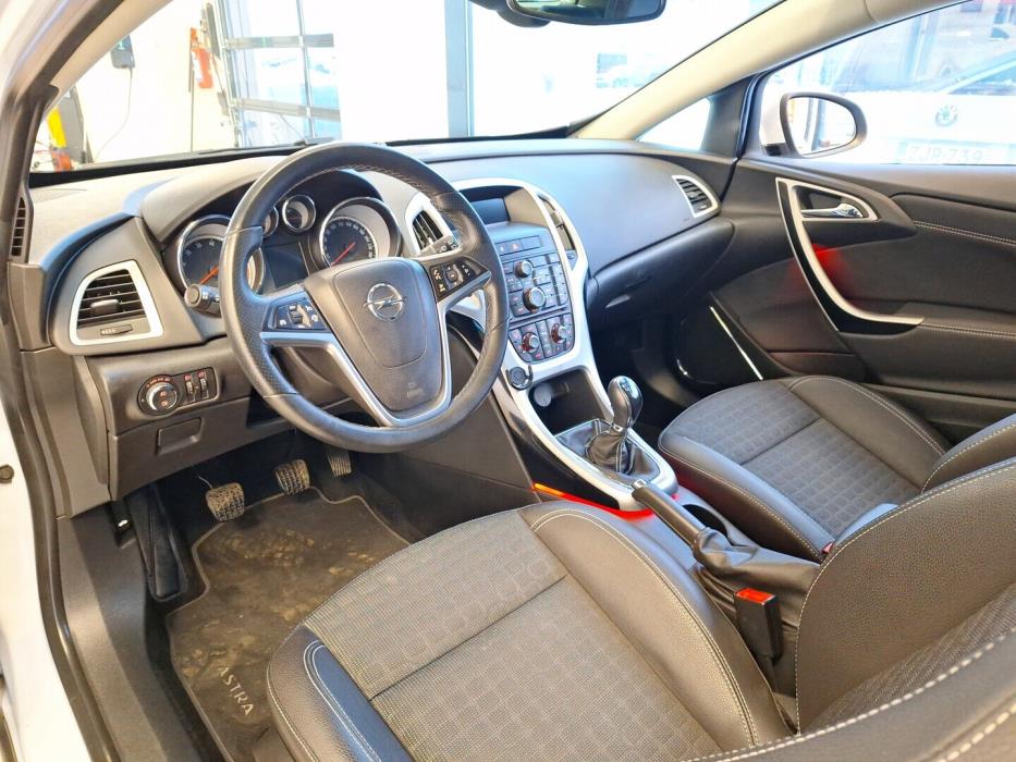 OPEL Astra 2014