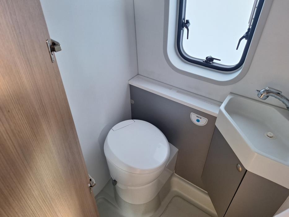 ADRIA Twin 640 SL 2018