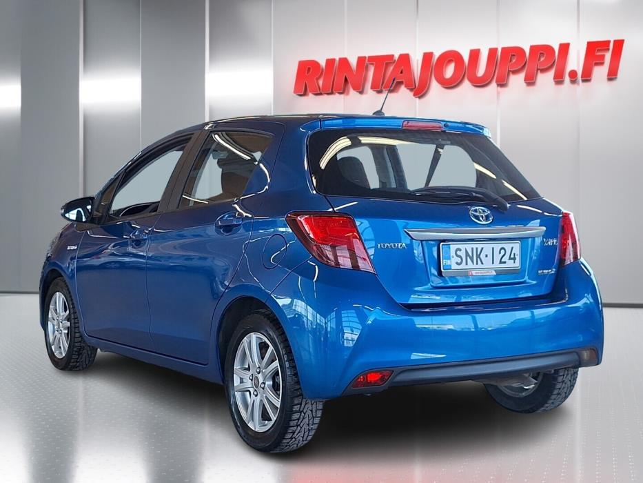 TOYOTA Yaris 2015