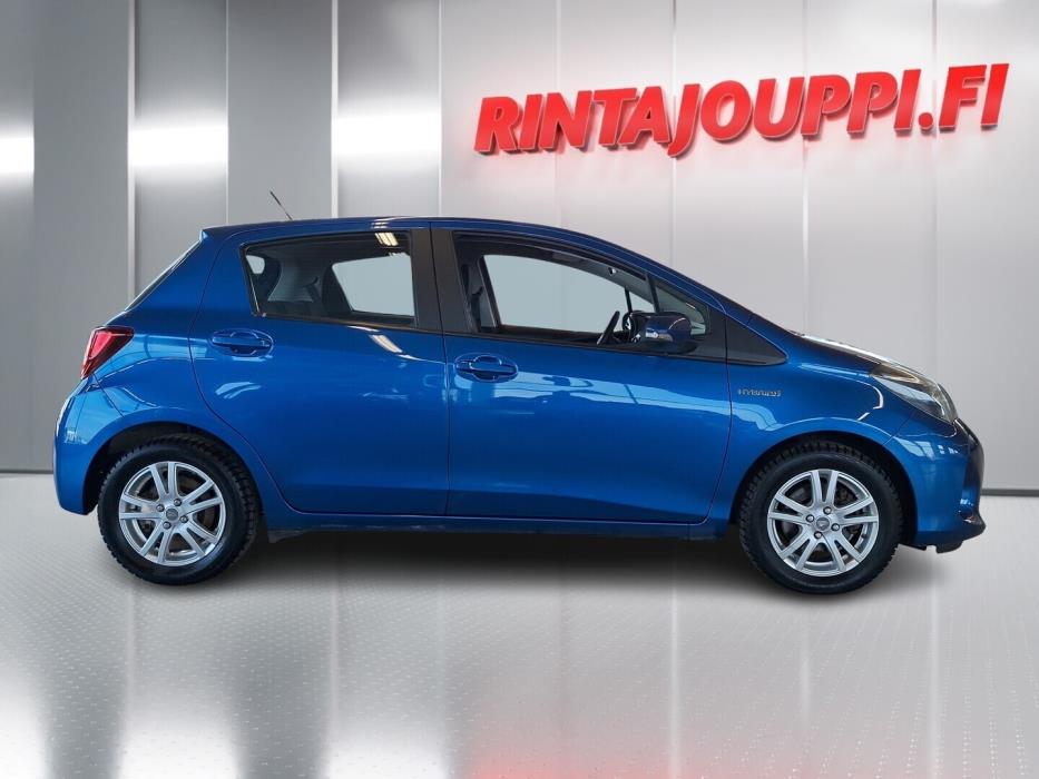 TOYOTA Yaris 2015