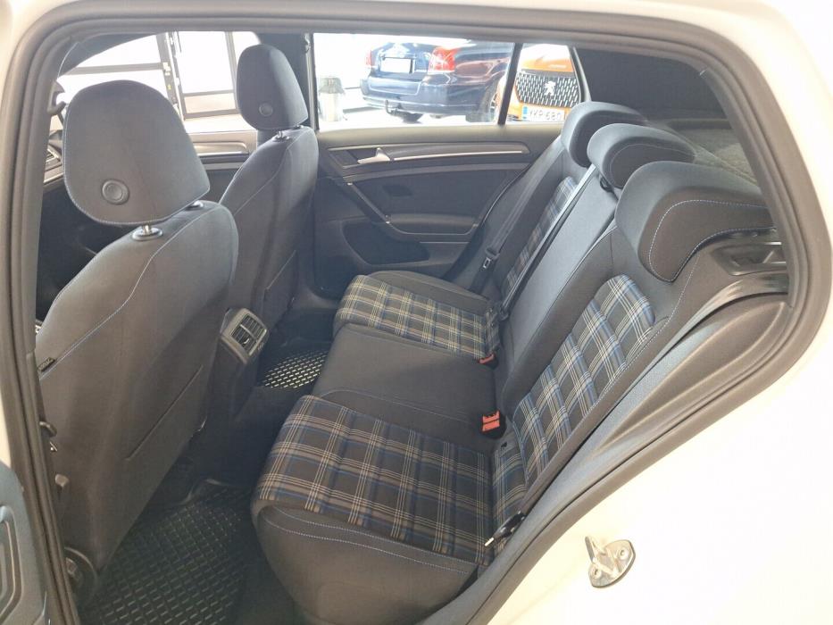 VOLKSWAGEN Golf 2020
