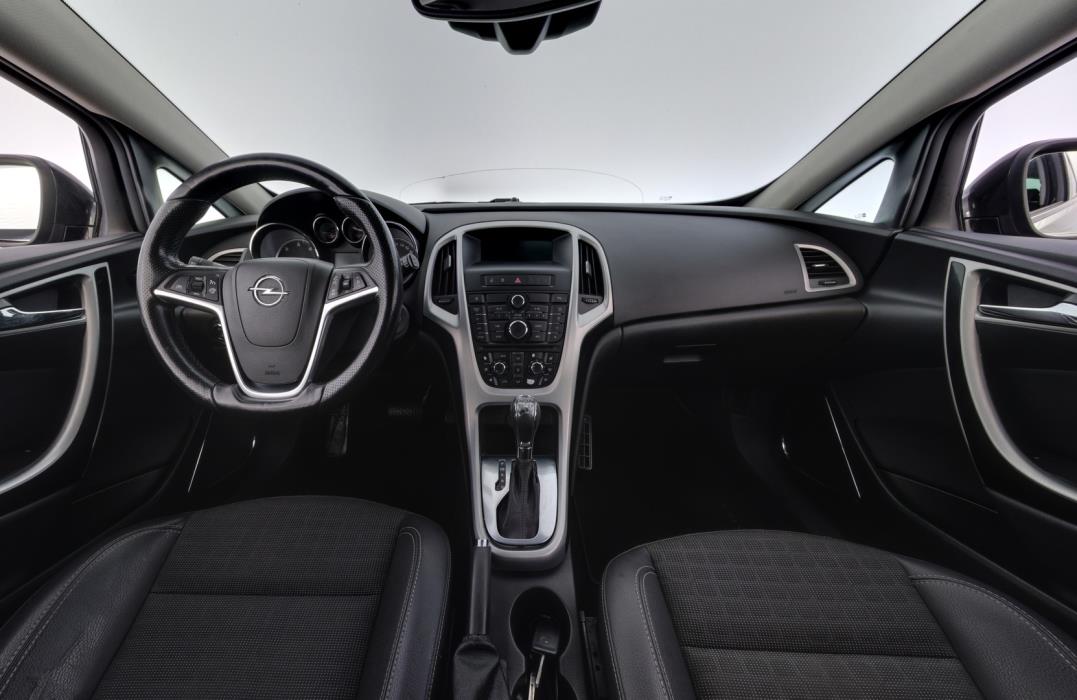 OPEL Astra 2012